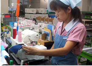 ベビーロックの従業員は、品質への強いこだわりを持って作業しています。