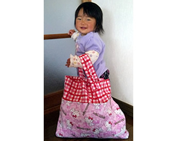 笑顔とオムツを詰め込んだ保育園バッグ