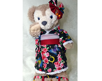 バラと蝶の生地で作ったシェリーメイの浴衣