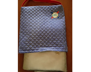 チェック柄の生地でつくった防災頭巾カバー